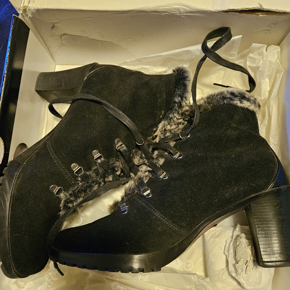 Size 9 Sporto black fur lined boots